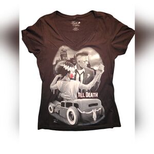 ⚠️Final Sale⚠️ Bride of Frankenstein Black V Neck Tee size Large
